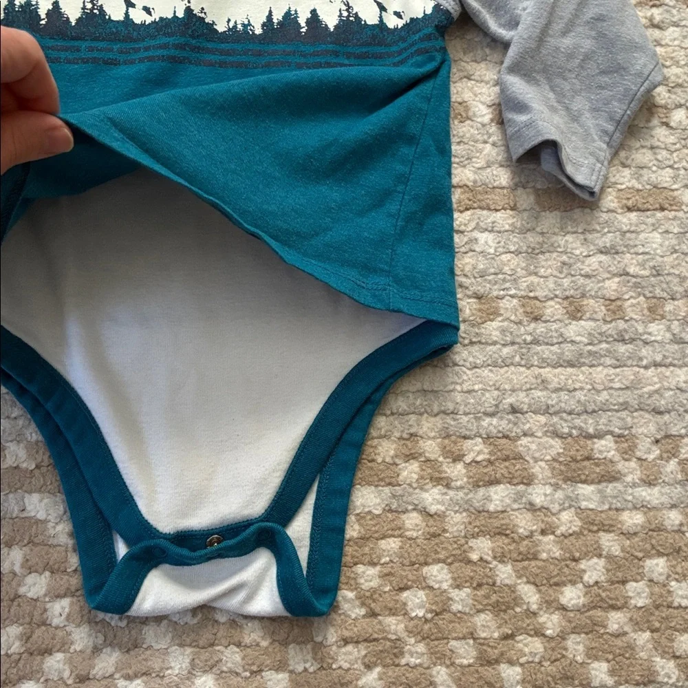 Old Navy Mountain Long Sleeve Onesie - 18-24 Months